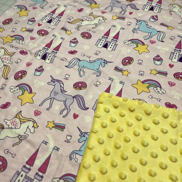 Unicorn baby blanket and burp cloth set - Picture 3 of 5